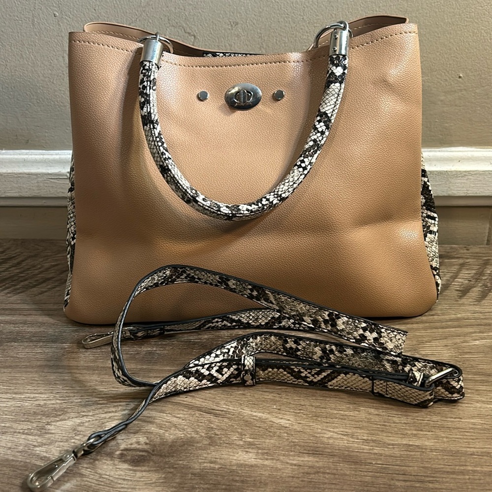 Crossi Women’s Purse